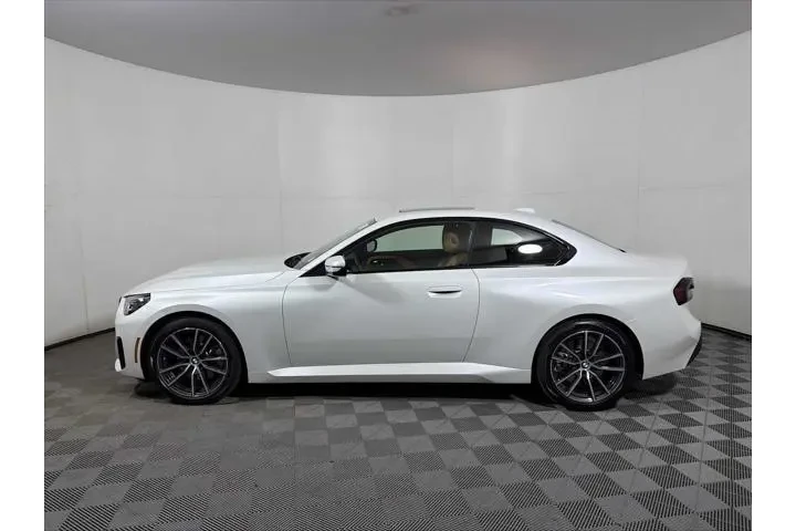 $39943 : BMW 2 Series 2024 AWD 230i x image 4
