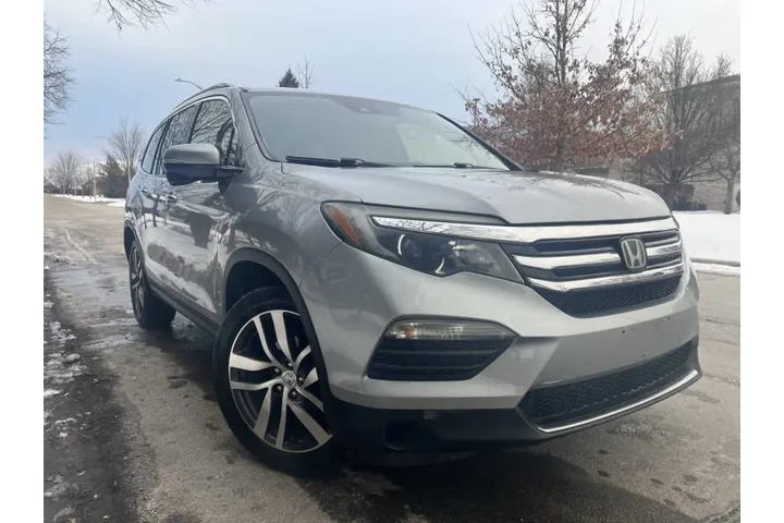 $15997 : 2017 Pilot Touring image 1