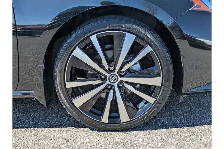 $17990 : Nissan Altima 2022 2.0 SR 4d image 10