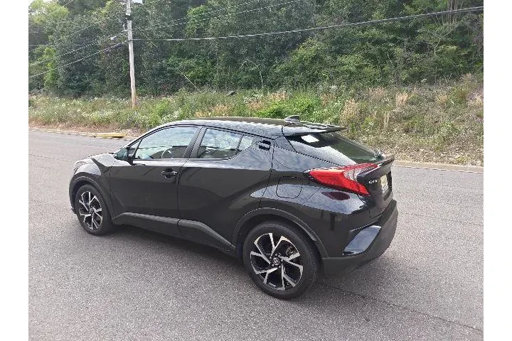 $23790 : Toyota C-HR 2022 XLE 4dr Cro image 4