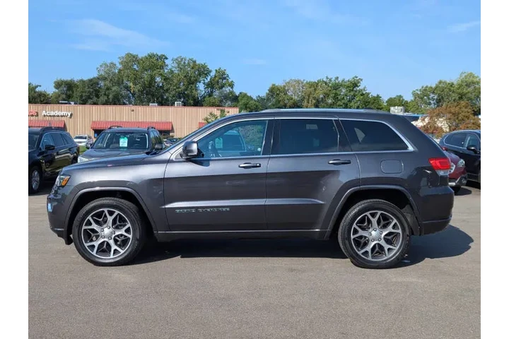 $18975 : 2018 Grand Cherokee Sterling image 9