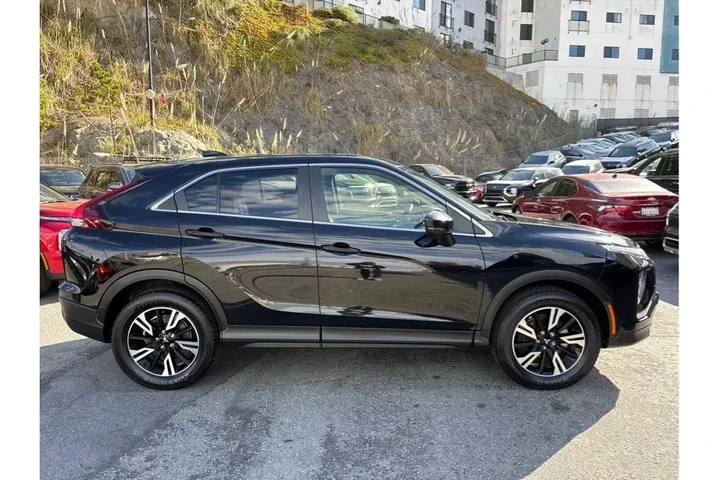 $22388 : Mitsubishi Eclipse Cross 202 image 8