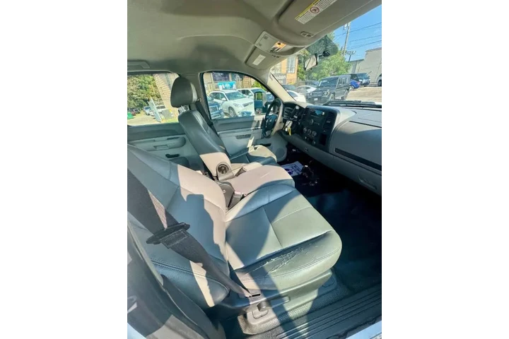 $6900 : 2013 Silverado 3500HD Work Tr image 10