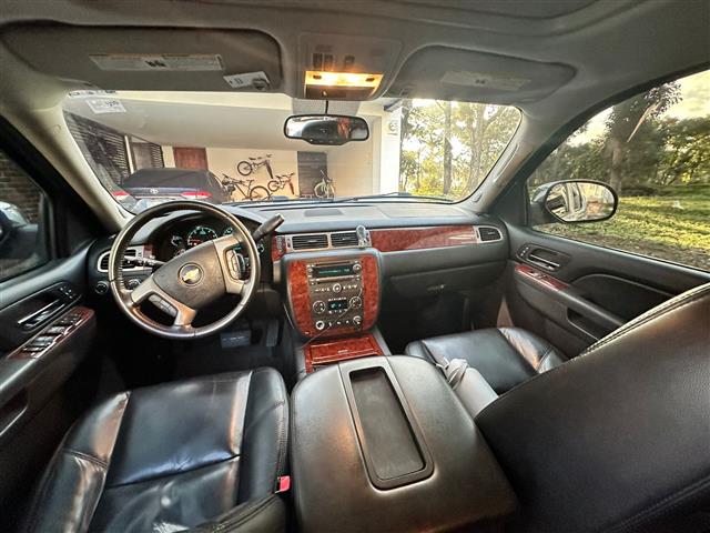 $120000 : Chevrolet TAHOE LTZ 2010 image 3