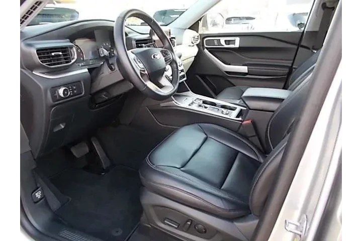 $32996 : Ford Explorer 2022 AWD XLT 4 image 9