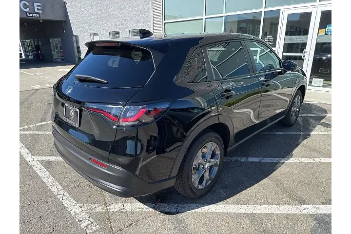$30999 : Honda HR-V 2026 AWD LX 4dr C image 5