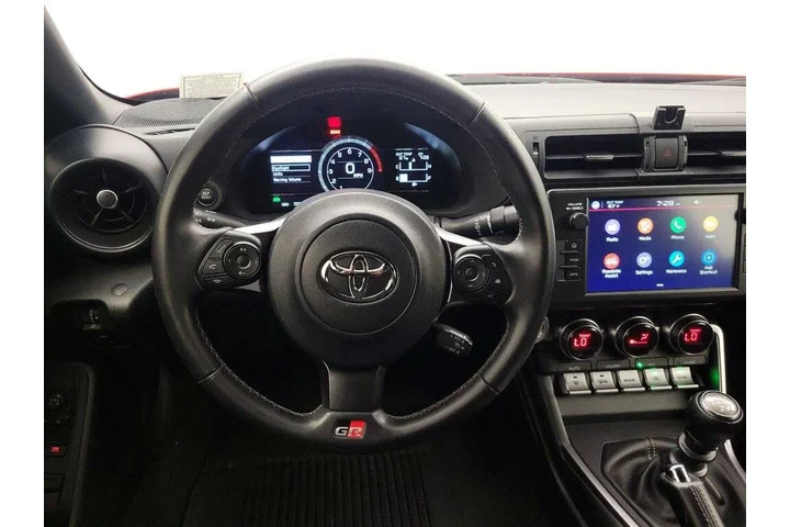$31998 : Toyota GR86 2024 2dr Coupe 6 image 10