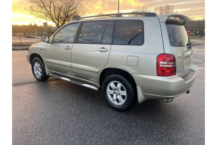$3900 : 2001 Highlander image 7