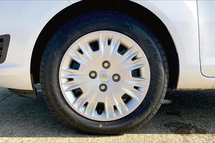 $8851 : Ford Fiesta 2019 S 4dr Sedan image 8