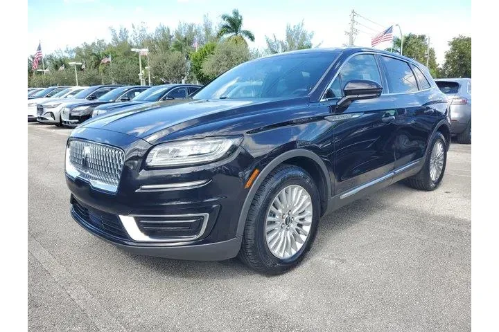 $18590 : Lincoln Nautilus 2020 4dr St image 2