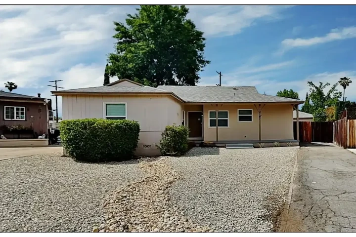 $3504 : Available 3Bed 1Bat in LA image 1