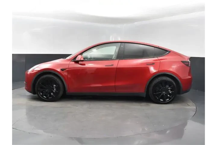 $23984 : Tesla Model Y 2021 AWD Long image 2