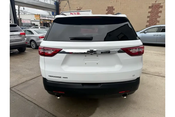 $12499 : 2019 Traverse AWD 4dr LT Leat image 5