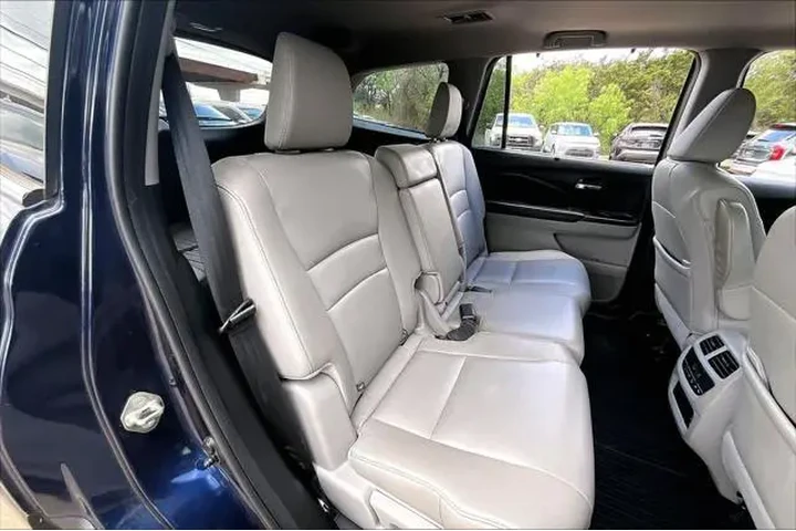 $21212 : Honda Pilot 2019 EX-L 4dr SU image 10