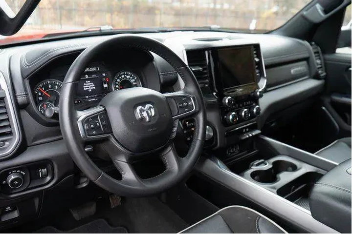 $39234 : Ram 1500 2024 4x4 Laramie 4d image 3