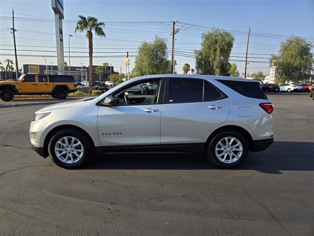 $20412 : Pre-Owned 2021 Equinox LS image 3