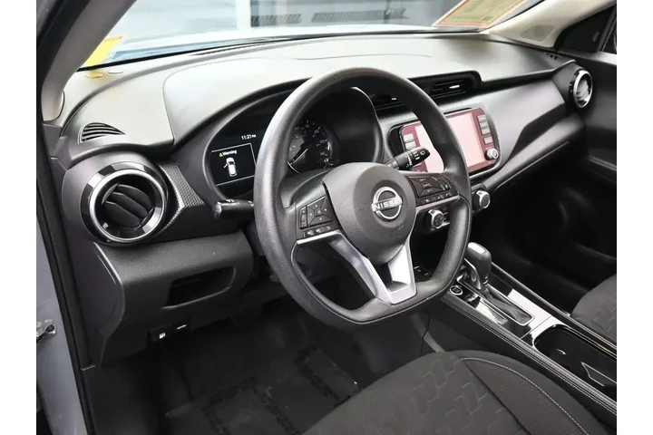 $12997 : Nissan Kicks 2023 SV 4dr Cro image 10
