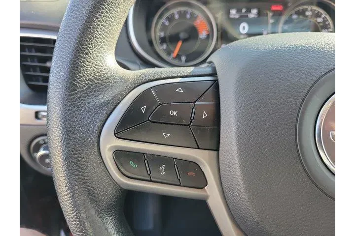 $15000 : Jeep Cherokee 2019 4x4 Latit image 5