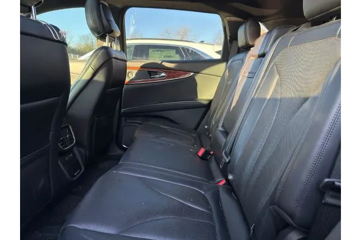 $23995 : Lincoln Nautilus 2020 AWD Re image 8