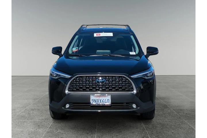 $31003 : Toyota Corolla Cross 2024 XL image 8