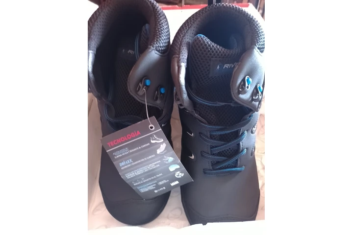 $900 : Zapatos de seguridad nuevos image 2