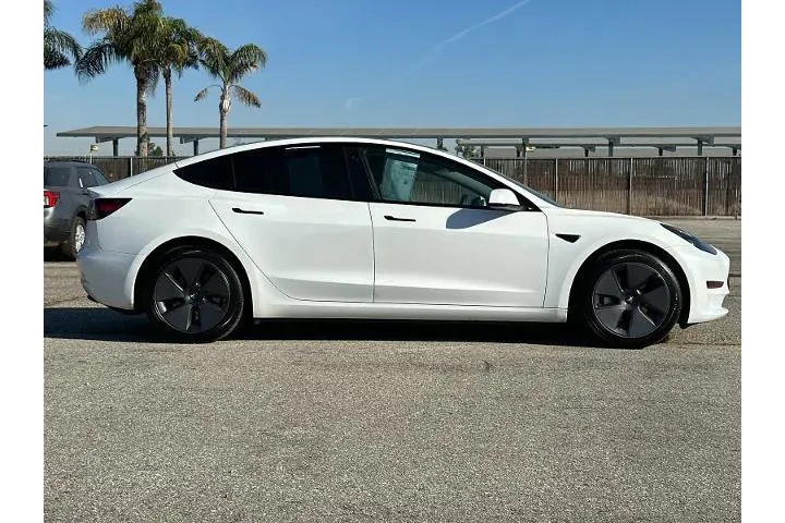 $25420 : Tesla Model 3 2023 4dr Sedan image 2