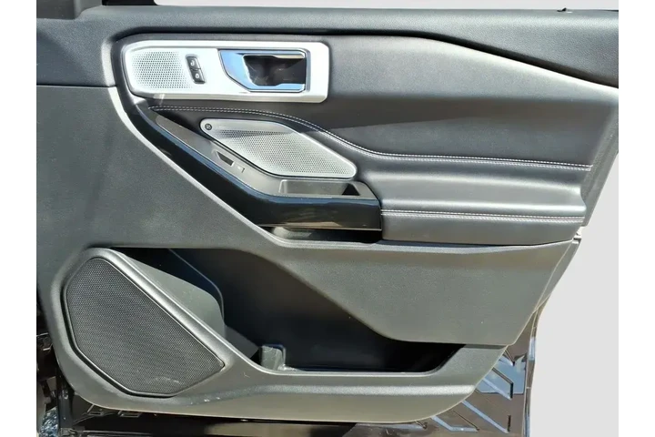 $36283 : Ford Explorer 2021 AWD ST 4d image 9