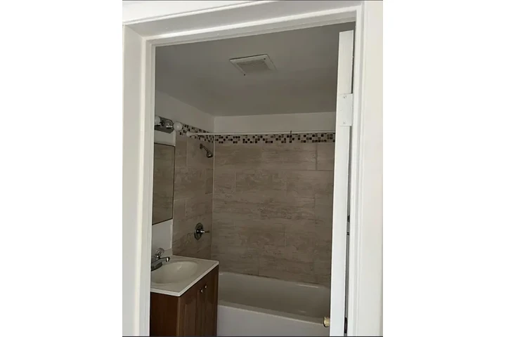 $1000 : 1 dormitorio y 1 baño image 2