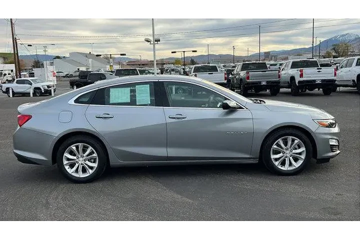 $20984 : Chevrolet Malibu 2024 LT 4dr image 4