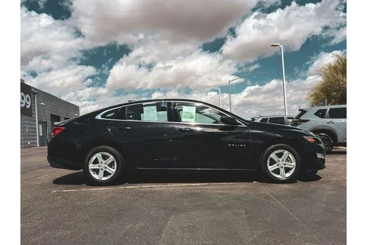 $17997 : Chevrolet Malibu 2023 LS 4dr image 2