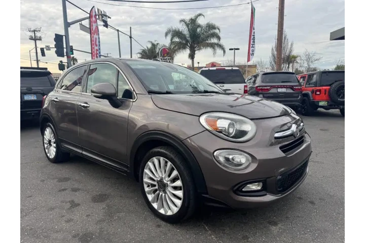 2016 FIAT 500X Lounge image 1