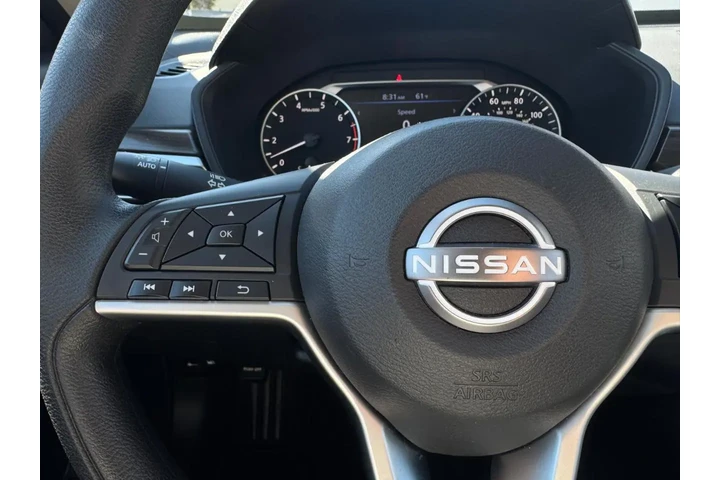 2024 Altima 2.5 SV image 7