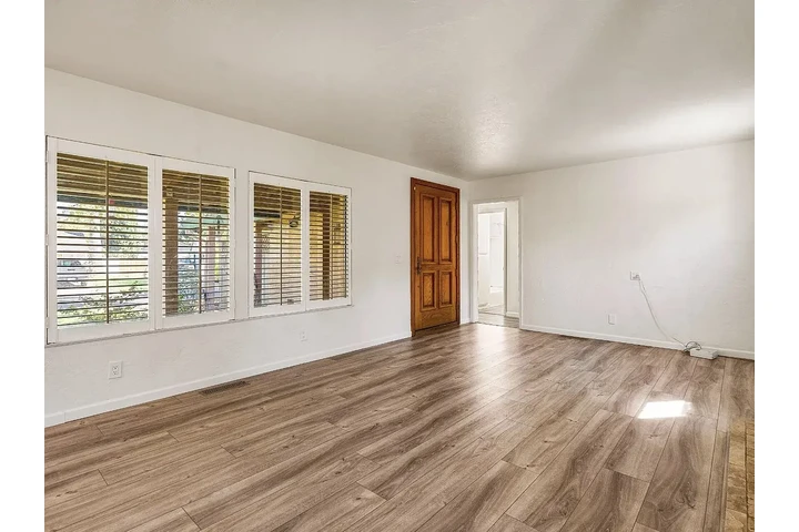 $1450 : 2/bed 1.5/bath Home for Rent image 5