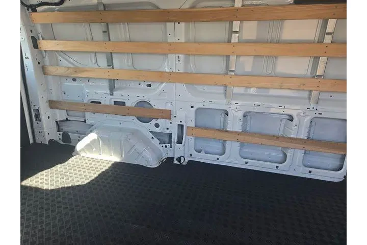 $33525 : Ford Transit 2023 250 3dr SW image 9