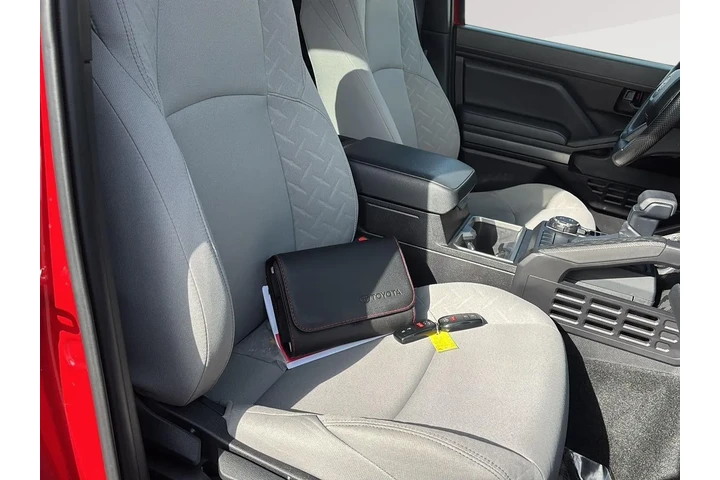 $40233 : Gold Certified 2024 Tacoma SR5 image 9