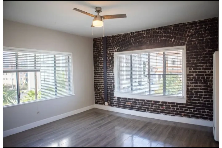 $1300 : Independence peaceful home image 8
