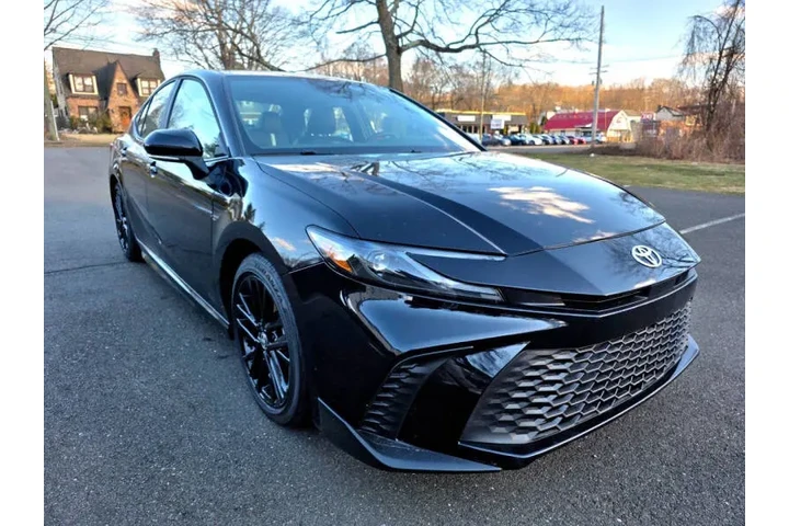 $28400 : 2025 Camry XSE image 4