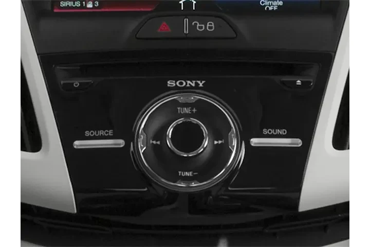 2014 Focus SE image 9