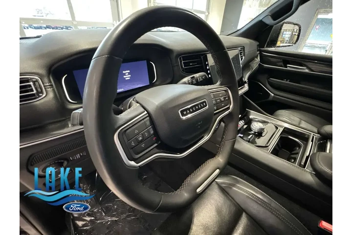 $37989 : Jeep Wagoneer 2022 4x4 Serie image 1