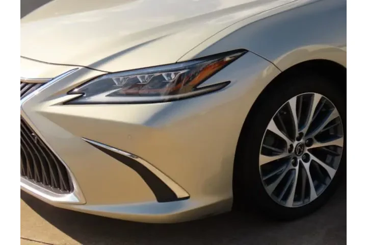 $26911 : Lexus ES 350 2019 F SPORT 4d image 3