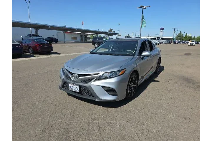 $18900 : Toyota Camry 2018 SE 4dr Sed image 3