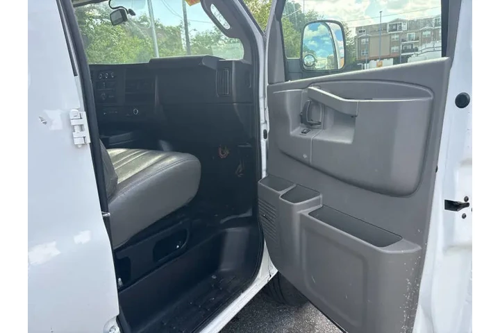 $23999 : 2021 Express 2500 image 8