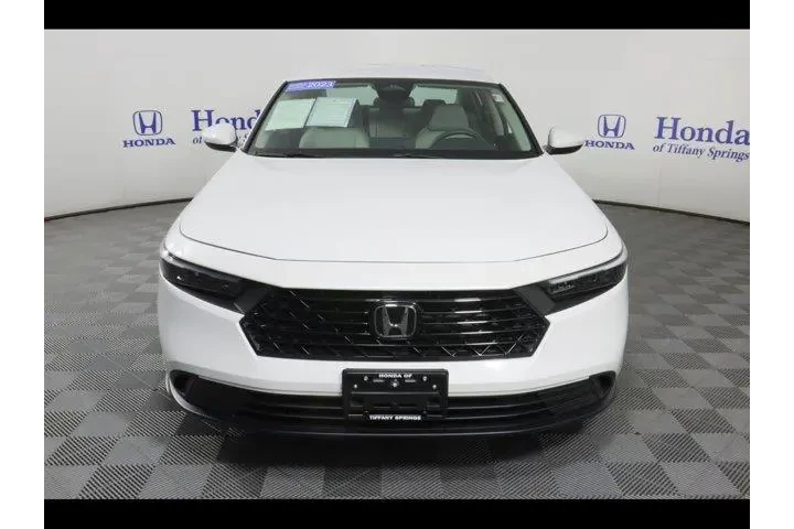 $25875 : Honda Accord 2023 LX 4dr Sed image 2