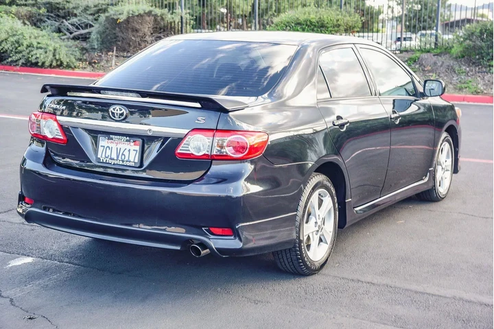 $9795 : Toyota Corolla 2013 S 4dr Se image 7