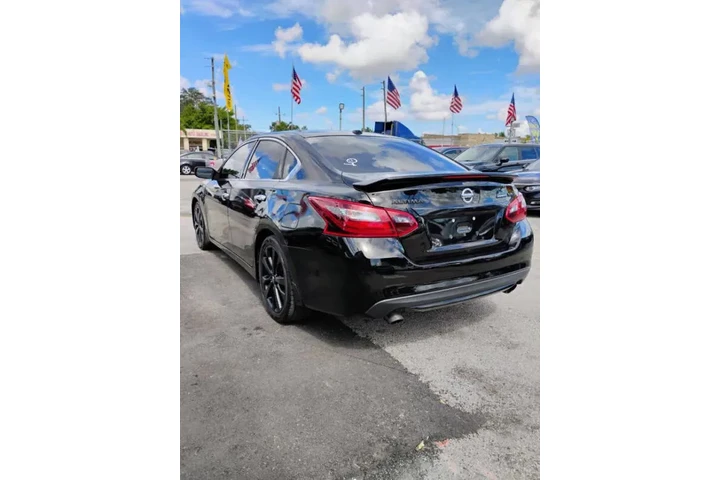 $7350 : 2018 Altima 2.5 SR image 6