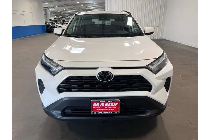 $31534 : Toyota RAV4 2025 AWD XLE 4dr image 8