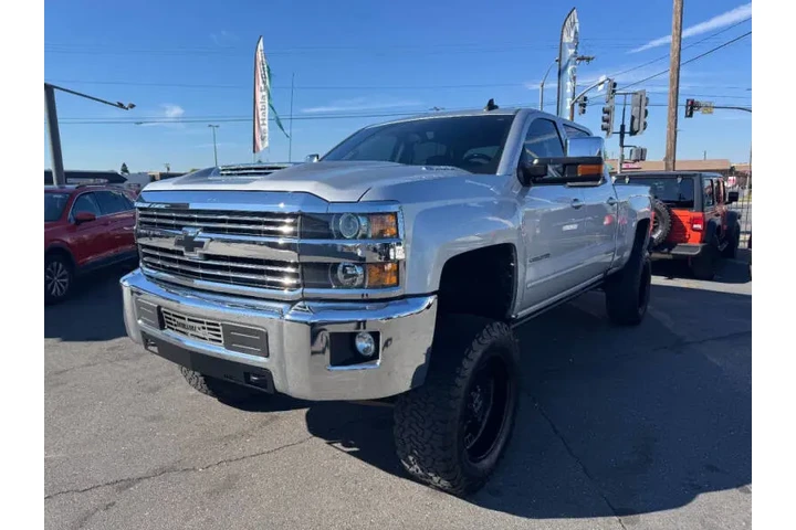 $35998 : 2017 Silverado 2500HD LT image 5