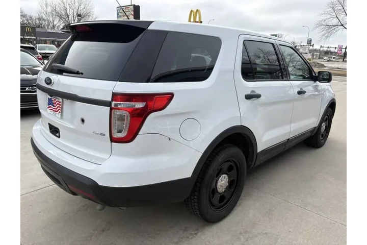 $8990 : 2013 Explorer Police Intercep image 7