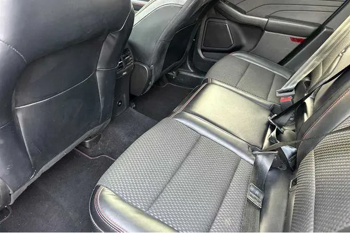 $18495 : Ford Escape 2023 ST-Line 4dr image 10