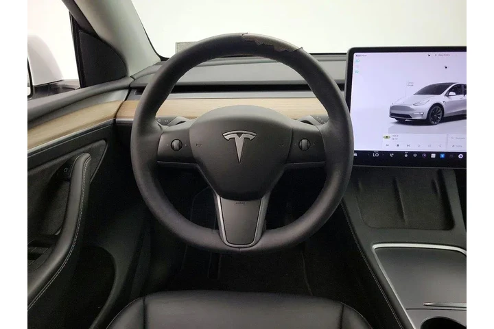 $30998 : Tesla Model Y 2023 AWD Long image 10